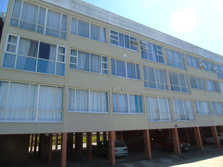 1 Bedroom Property for Sale in Amalinda Eastern Cape